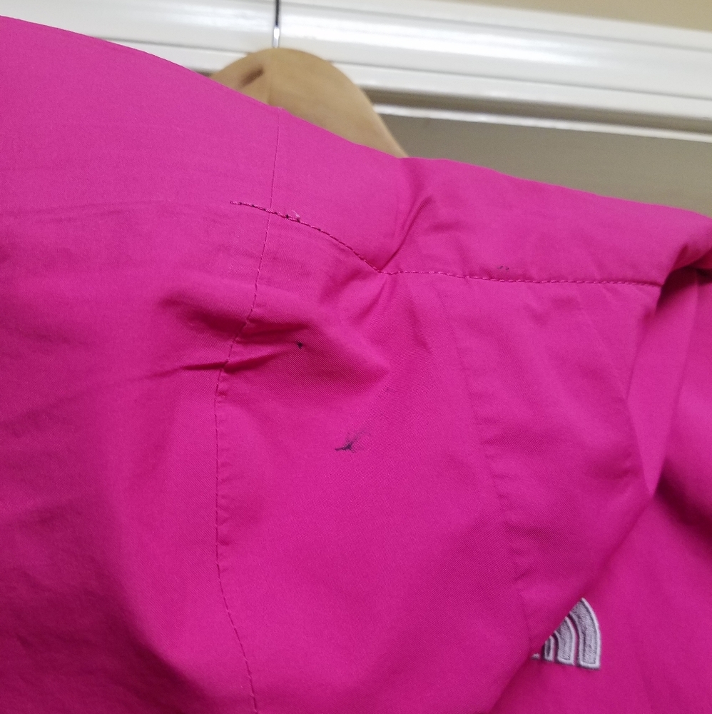 EUC/LN TNF Hyvent Raspberry Pink Snow rain jacket - Picture 12 of 16
